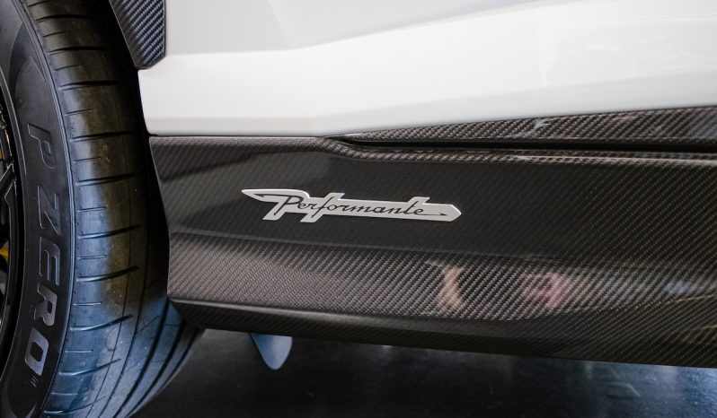 Lamborghini Urus Performante lleno