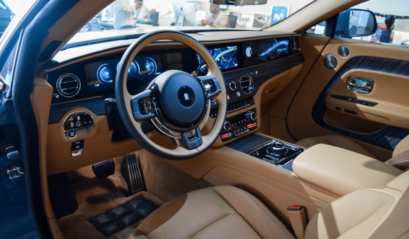 Rolls Royce Spectre lleno